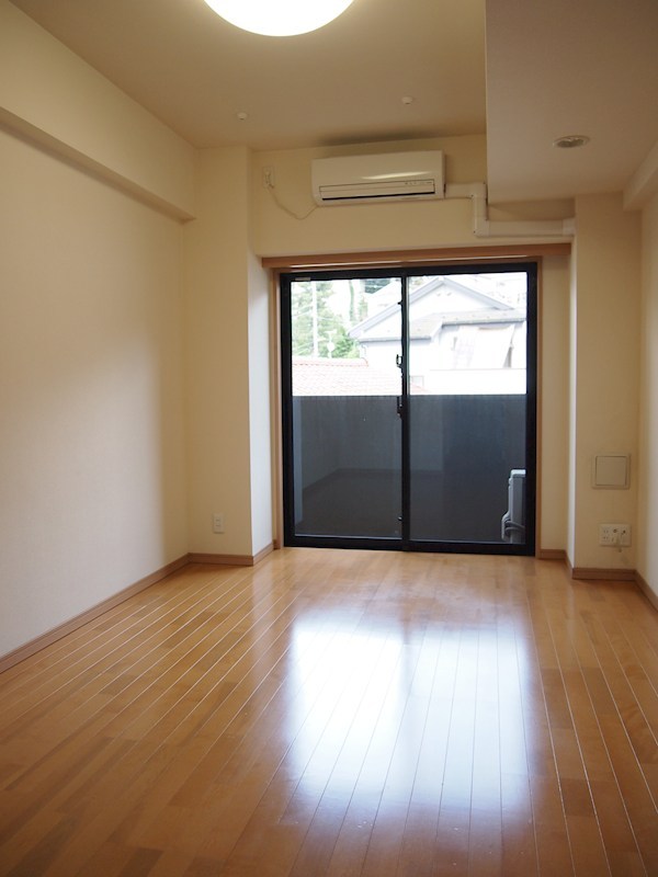 ルーブル大森山王 リビング