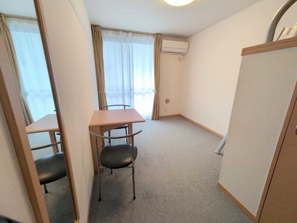 レオパレス２１リバーアイランド リビング