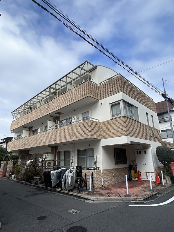 BURG310 302号室 外観