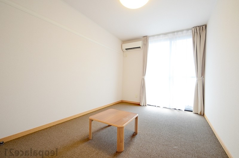 レオパレスライラック久が原 ベッドルーム