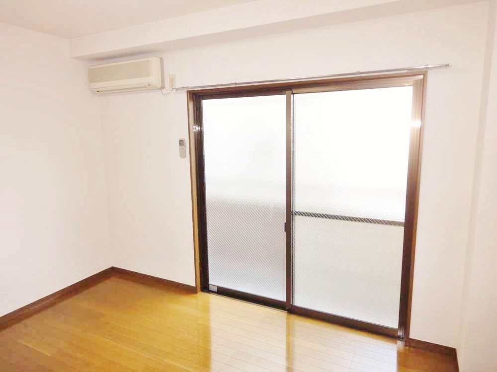 アーバンロジェ リビング