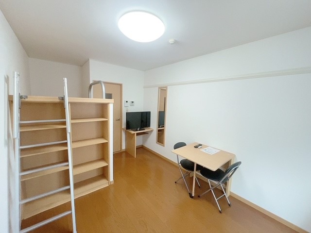 レオパレス２１リバーアイランド リビング