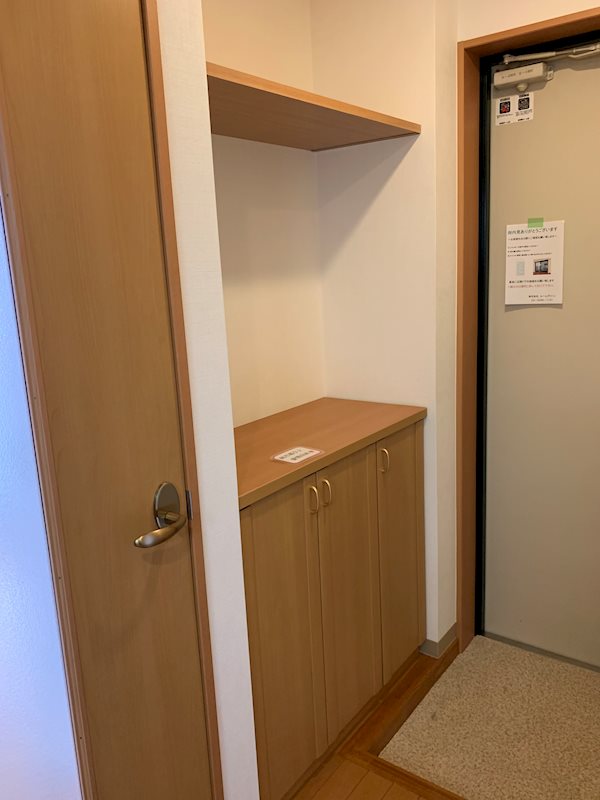 クローバー大森  玄関