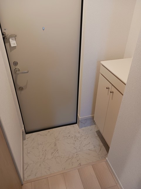 クレメントリバー 玄関