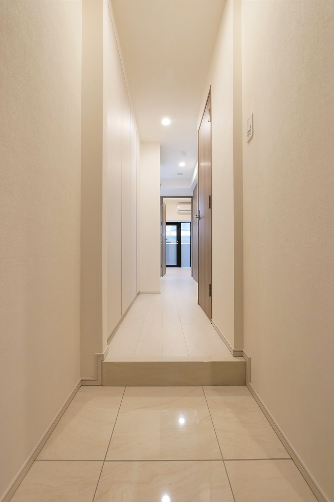 アークマーク大森町アジールコート 玄関