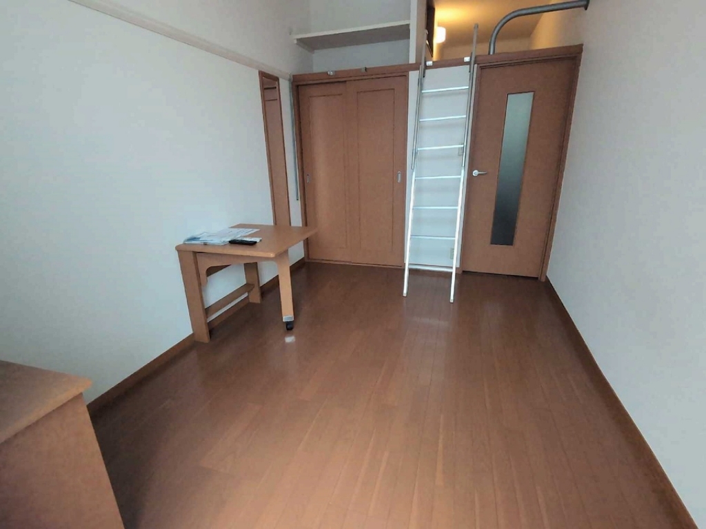 レオパレスフォンターナ リビング