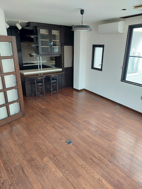 岡ビル   リビング