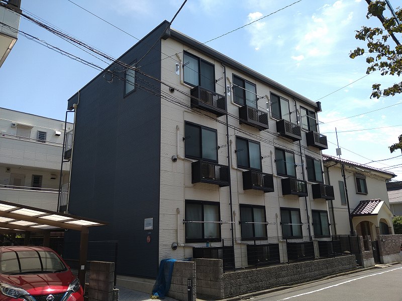 レオパレスシード石川台 204号室 外観