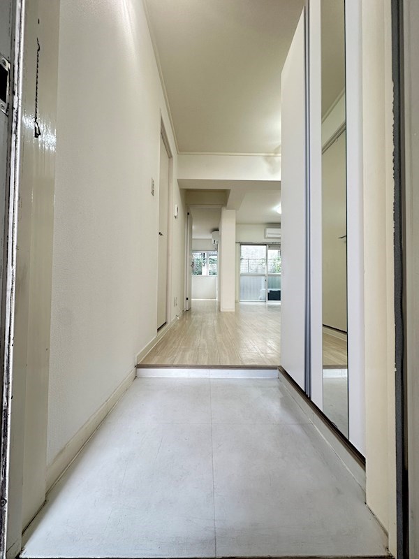 メゾンファミール 玄関