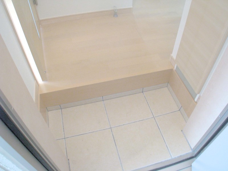 ラ・ペジーブルK 玄関