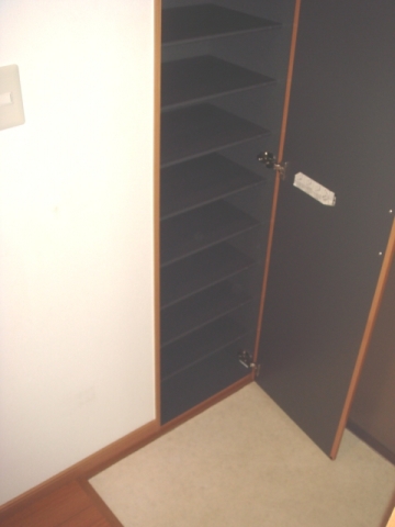 ファミリア大井町 玄関