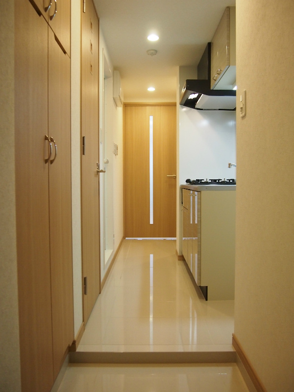 ルーブル仲六郷壱番館 玄関