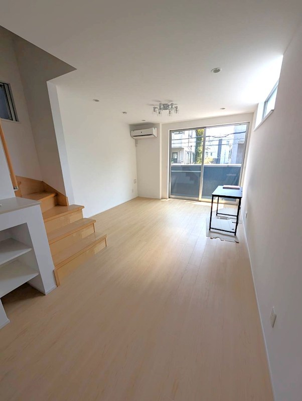 荏原4丁目戸建 リビング