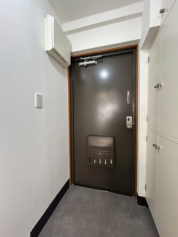 西山マンション 玄関