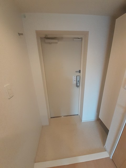 トゥーレン　コティ 玄関