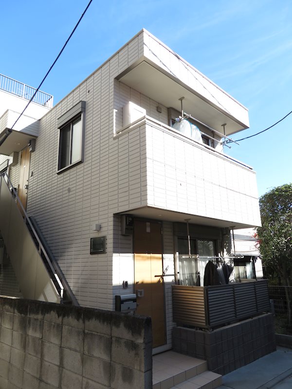 ステベリ ゼームス坂 201号室 外観