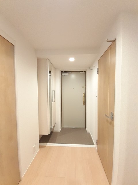 ロワモンターニュ 玄関