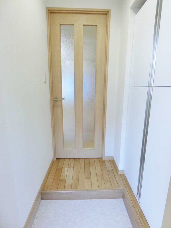 湯建ビル 玄関