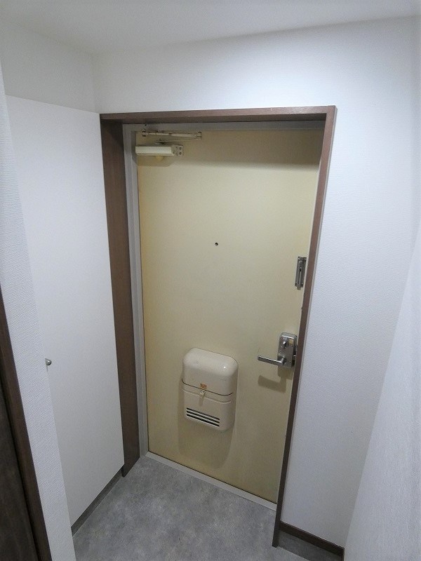 湯建ビル  玄関