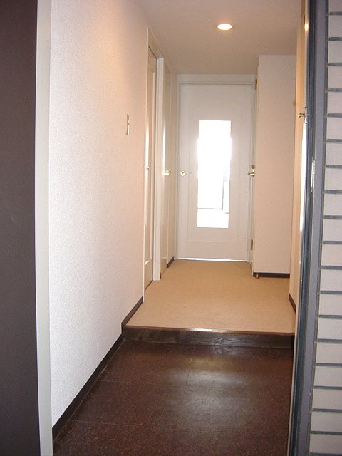 ブロンズストーン宇田川 玄関
