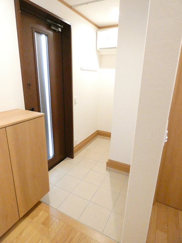 大井６丁目戸建貸家  玄関
