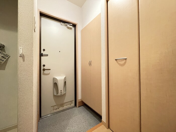 クレスト  玄関