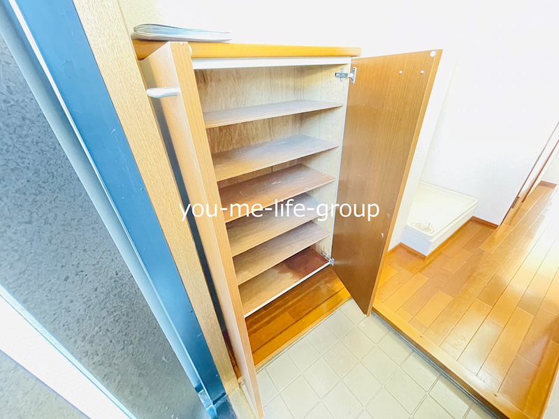 クレスト湘南 玄関