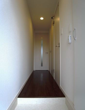 リブリ・コンソラトゥール 玄関