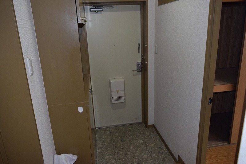 クレセール湘南 玄関