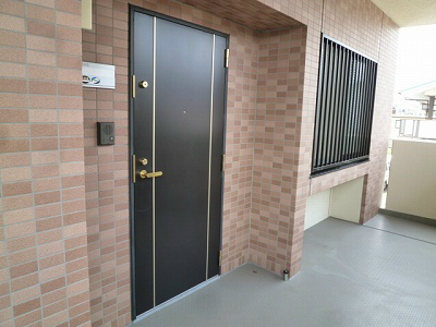 ベルシャイン厚木 玄関