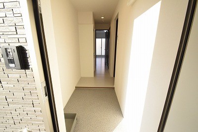 メーヴェ伊勢原 玄関