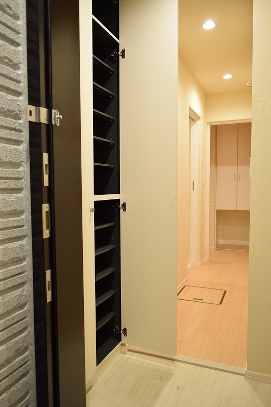 メゾン　ド　ルーチェ 玄関