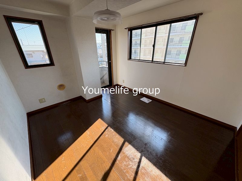 ミレニアム・ヒルズ リビング