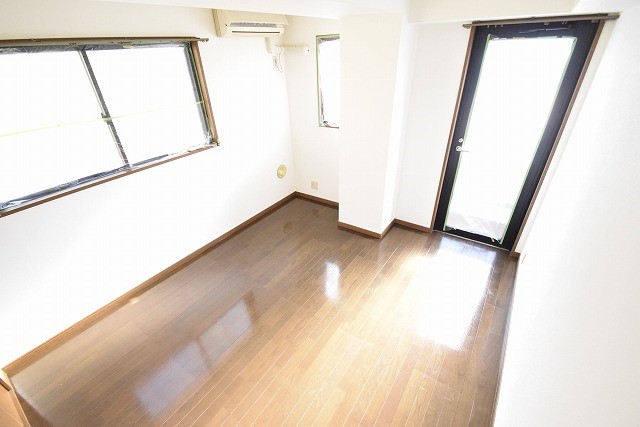 ミレニアム・ヒルズ リビング