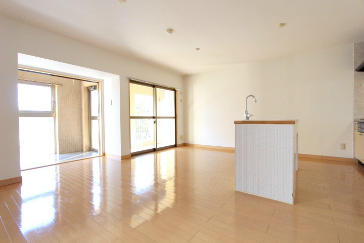 ラトゥール　レジュモー リビング