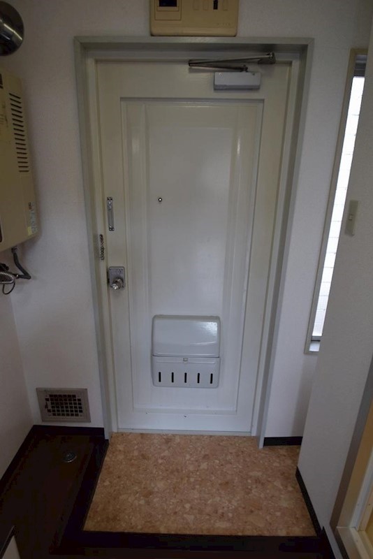 センチュリー21厚木 玄関