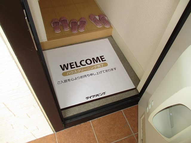 メゾンルミエール 玄関