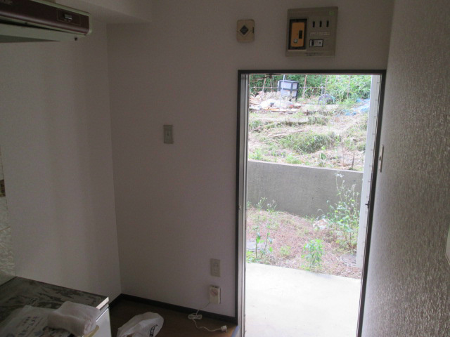 ホワイトハウス沼目A 玄関