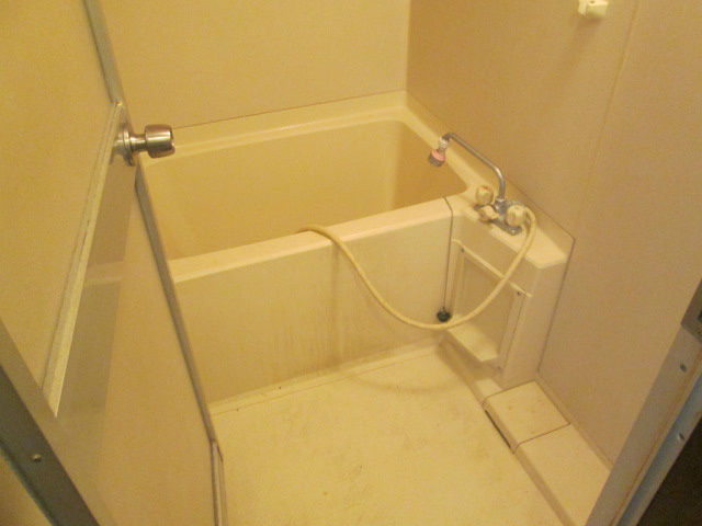 ホワイトハウス沼目A 風呂画像