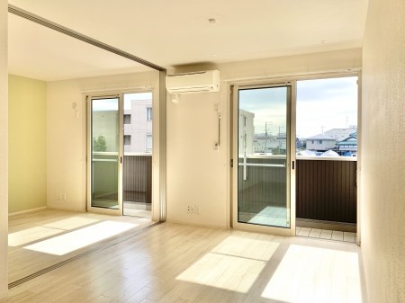 ルーフハウスB リビング