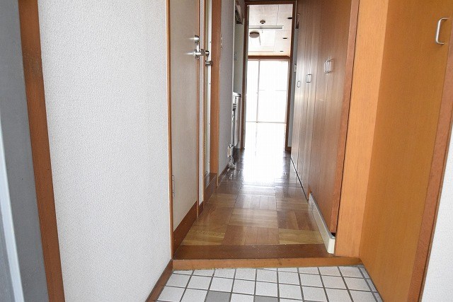 ステアーズアパートメント 玄関