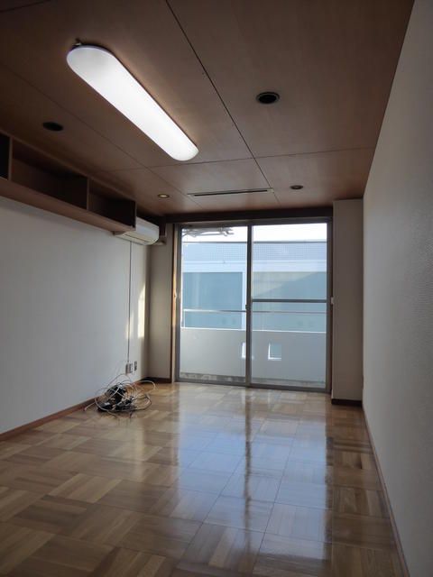 ステアーズアパートメント リビング