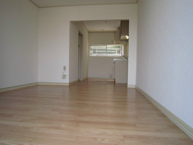 ハイネス井上 リビング