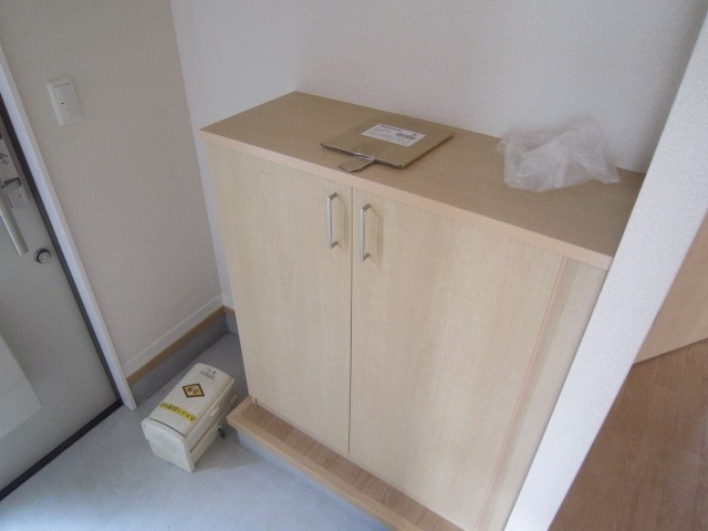 フェリオD 玄関