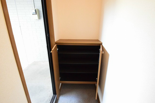 アトリオＢ 玄関