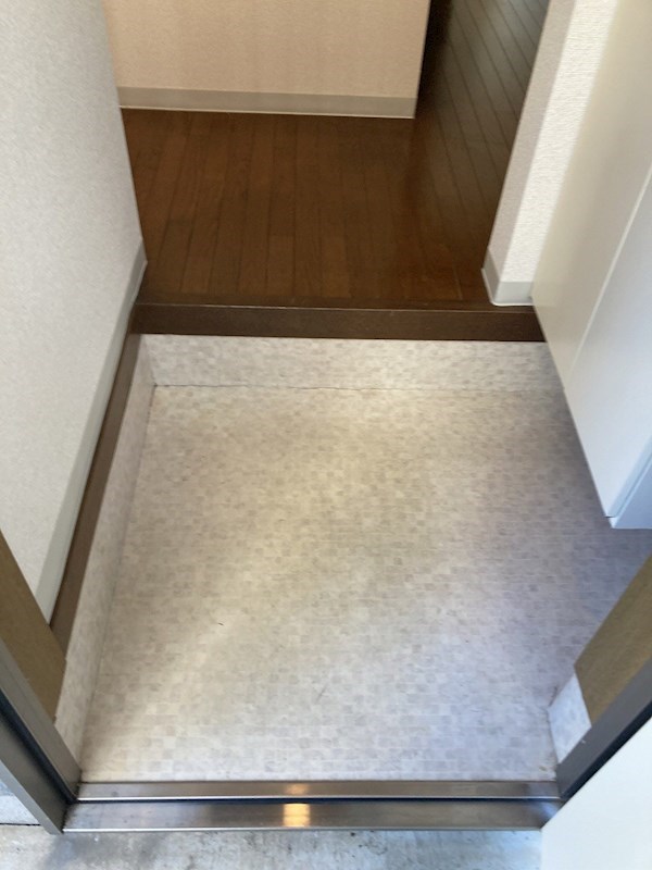 フラット湘南 玄関