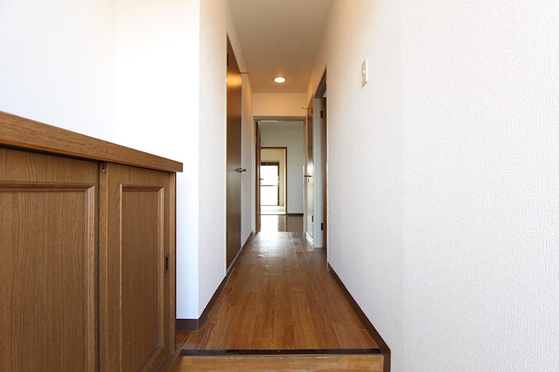 グランドール湘南 玄関