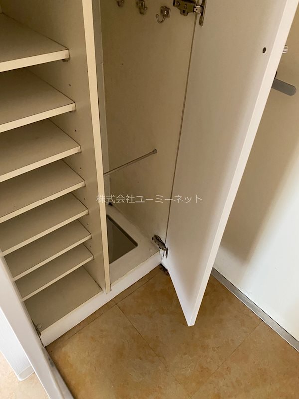 ラヴァージュ小町 玄関