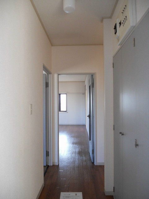 パークヒルズE 玄関