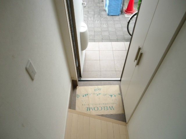 クリスタルコート 玄関